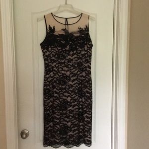 Beautiful dress. Size . Brand Ivanka Trump.